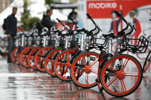 6月29日，來自中國的摩拜單車在英國第二大城市曼徹斯特亮相。新華社發(fā)