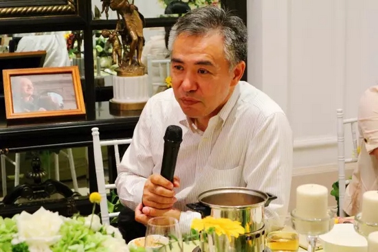 就藝術(shù)品投資收藏、人工智能、基因檢測等話題，劉東曉博士一一做了分析講解。