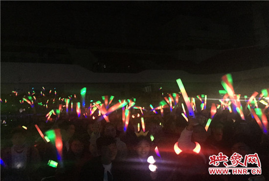當晚現(xiàn)場約2500個座位全場爆滿，還有全國各地歌迷會趕來的歌迷們。