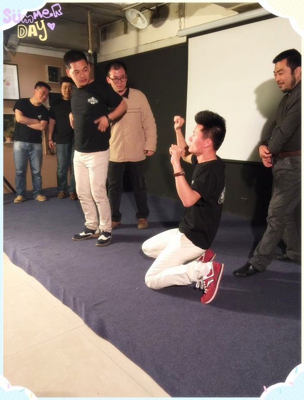 難度增加，連動(dòng)作都由觀眾設(shè)定~行軍打仗中，路飛是有多怕死？