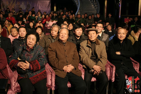 著名豫劇表演藝術(shù)家、小生之帝王素君  著名豫劇表演藝術(shù)家、唐派傳人賈廷聚、楊志禮