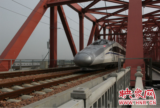 此趟列車為執(zhí)行鄭焦鐵路運行試驗任務的DJ55108次動檢車。