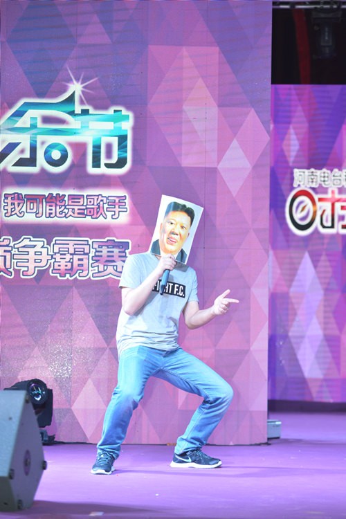 不過隨后的阿強(qiáng)老師現(xiàn)場傳授RAP教程，同樣不遜于老楊呢！！