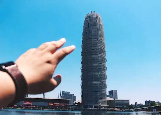 鄭州的新高度，鄭州會展賓館，高280米。
