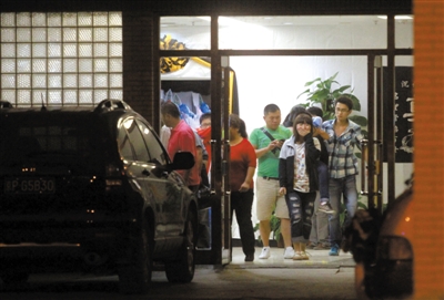 2012年9月17日，廠橋小學(xué)門口，一女子駕車錯將油門當(dāng)剎車，撞死一男學(xué)生。