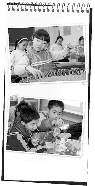 　圖1：鐵路五小古箏社團(tuán)的孩子們正在演奏《高山流水》，圖2：科學(xué)課上，孩子們正在探索水的秘密。