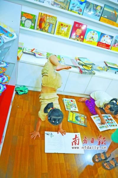　由于有的孩子自控力差，造成圖書損壞。 南方日?qǐng)?bào)記者 王云攝