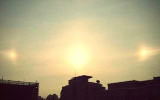 上?，F(xiàn)“3個(gè)太陽(yáng)”