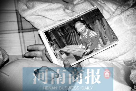 誰(shuí)能想到漂亮可愛(ài)的孩子，會(huì)變成現(xiàn)在的樣子