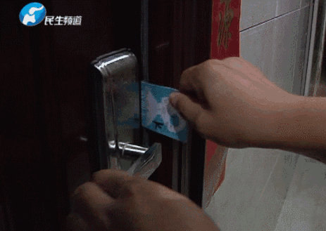 驚！一張卡片秒開防盜門 你家的門還安全嗎？