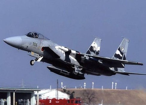 資料圖：日本空軍自衛(wèi)隊F15戰(zhàn)機。
