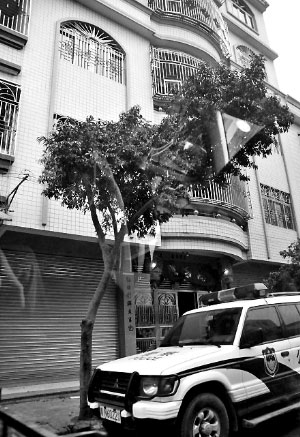 已經(jīng)被免職的陸豐“房爺”違規(guī)私用警車。