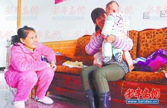 一位嫁給村民的外籍女孩認(rèn)為她們的主要作用其實(shí)是生孩子。