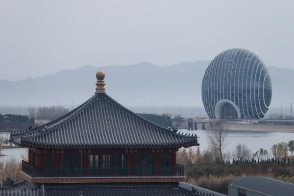 　因APEC會議籌備，雁棲湖景區(qū)于10月25日關(guān)閉至11月14日重新開放。 劉行喆 澎湃資料
