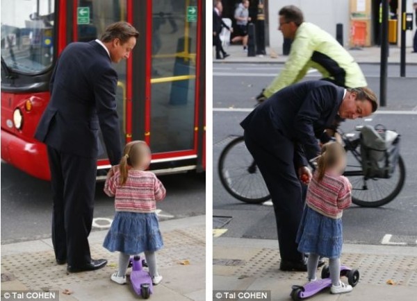 英國首相卡梅倫步行送女兒上幼兒園。
