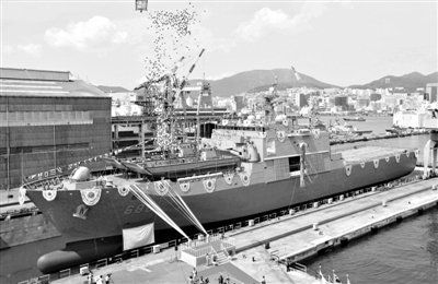 9月11日，韓國(guó)釜山，韓國(guó)海軍新一代登陸艦“天王峰”號(hào)舉行了下水儀式。