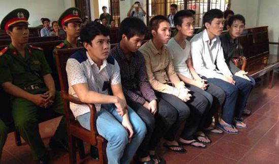 　12月3日，越南邊和市人民法院判處參與反華騷亂的6名罪犯1年至2年6個(gè)月不等的有期徒刑。