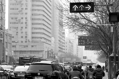 新交規(guī)“黃恐”引發(fā)擁堵？ 這個(gè)真的有！