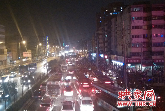 8月7日晚21點5分，道路終于恢復(fù)通行