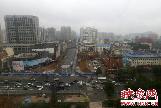 經(jīng)三路下穿金水路隧道工程已經(jīng)開(kāi)始封閉施工。