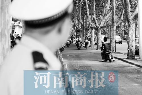 有警察，趕緊掉頭！
