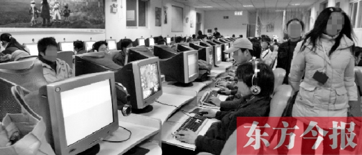 網(wǎng)吧早已成為年輕人的一個重要去處。18年過去了，河南人的生活與互聯(lián)網(wǎng)已經(jīng)密不可分