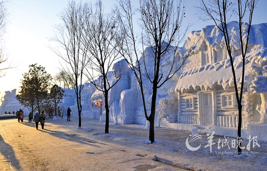 自然賜于雪的無(wú)垠，藝術(shù)給予雪的靈魂，人類創(chuàng)造雪的財(cái)富 王遠(yuǎn)昌攝