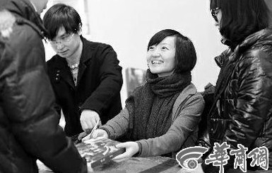 1月19日，柴靜在西安簽售新書《看見》時和讀者交流。