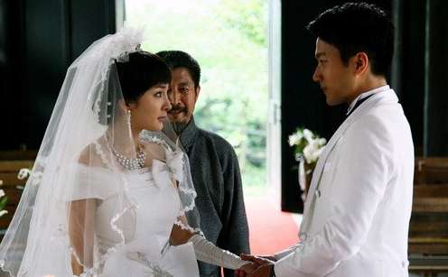 楊冪劉愷威婚紗造型。