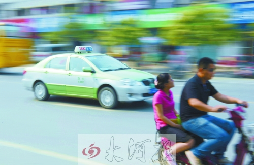 街頭的出租車數(shù)量,直接影響著市民出行。