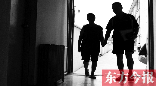 生活節(jié)奏加快，再加上工作壓力大，現(xiàn)在年輕人很容易忽略退休在家、更需要關(guān)心的老人 記者 張曉冬/圖