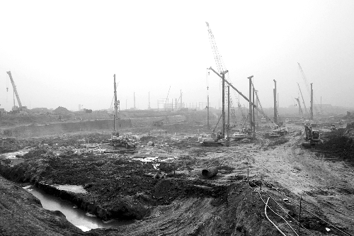 鄭州機(jī)場(chǎng)二期工程已開工建設(shè)。