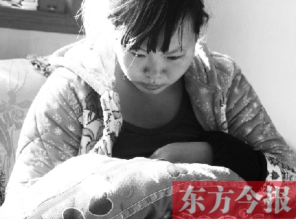 重新找回兒子蛋蛋，年輕的媽媽再也不忍離開