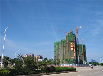泉州東海片區(qū)海悅府地產(chǎn)項(xiàng)目。該項(xiàng)目開發(fā)公司董事蔡俊偉于春節(jié)前被帶走調(diào)查。