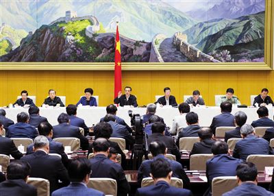 5月12日，國(guó)務(wù)院召開(kāi)推進(jìn)簡(jiǎn)政放權(quán)放管結(jié)合職能轉(zhuǎn)變工作電視電話會(huì)議，李克強(qiáng)總理發(fā)表講話。新華社記者