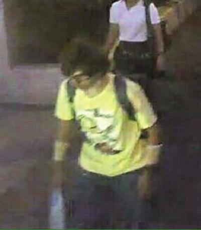 據(jù)泰國媒體報(bào)道，警方目前已鎖定曼谷17日爆炸嫌疑人。