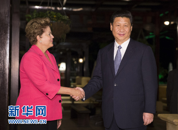 3月27日，國家主席習(xí)近平在南非德班會見巴西總統(tǒng)羅塞夫。新華社記者 蘭紅光 攝