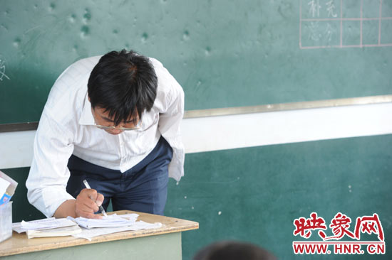 圖為王格現(xiàn)在課堂上。