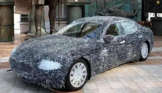 驚！車(chē)主用玻璃渣改裝瑪莎拉蒂