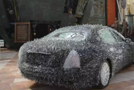 驚！車(chē)主用玻璃渣改裝瑪莎拉蒂