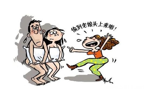 官員當(dāng)二奶面嫖娼二奶拍艷照舉報！這劇情太離譜趕上電視劇