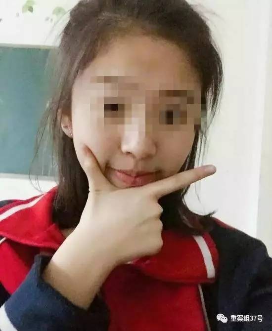 17歲高中男生教室里掐死女同學，被訴故意殺人和強奸