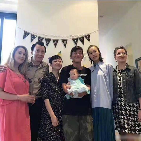 陳冠希女兒首曝光 陳冠希女友是誰？秦舒培個人資料照片家庭背景