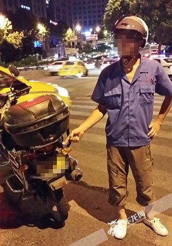 駕駛員主動(dòng)要求進(jìn)行酒精含量測(cè)試。警方供圖