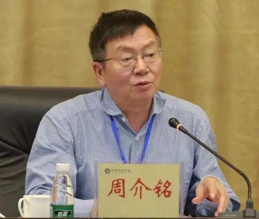 今次落馬的雷寒出生于1957年7月，其學(xué)習(xí)、工作都在重慶醫(yī)科大學(xué)。