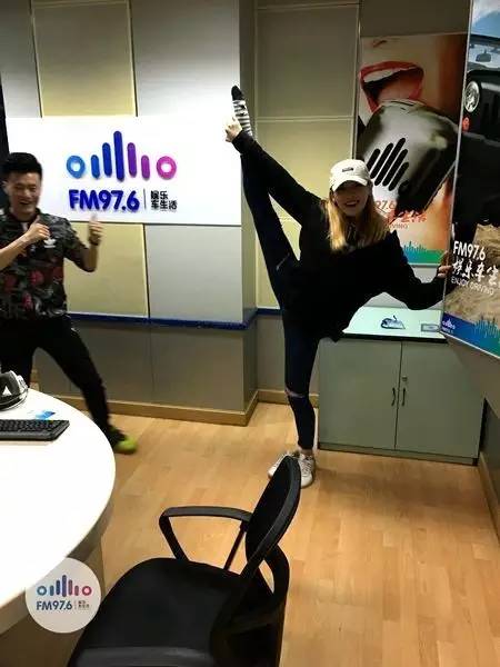 哇哦！都是帶功夫滴美人兒！