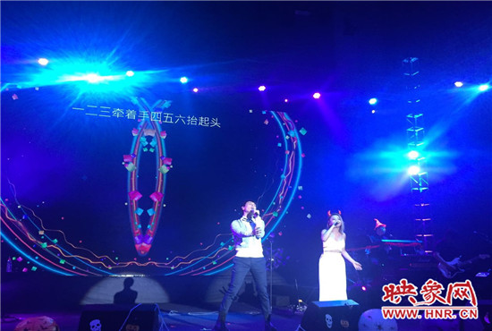 丁當現(xiàn)場分享了她的代表曲目，《猜不透》全場大合唱，歌手嚴爵充分展現(xiàn)創(chuàng)作型歌手的特點。