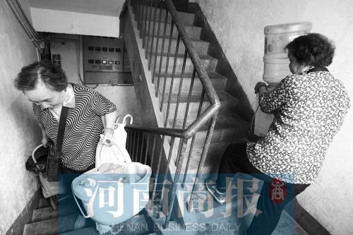 鄭州2萬多棟舊樓需加裝電梯 相關(guān)政策允許嗎？