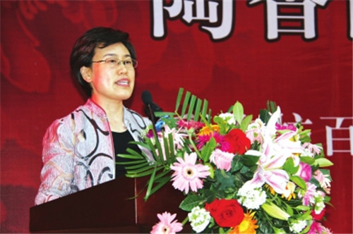 洛陽市委常委、組織部部長，洛陽市關(guān)心下一代工作委員會主任陳向平致辭
