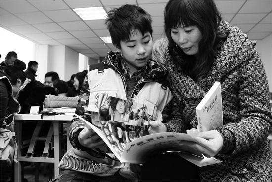昨日的分享交流會(huì)上，孩子們的成長(zhǎng)經(jīng)歷都被印成了小冊(cè)子